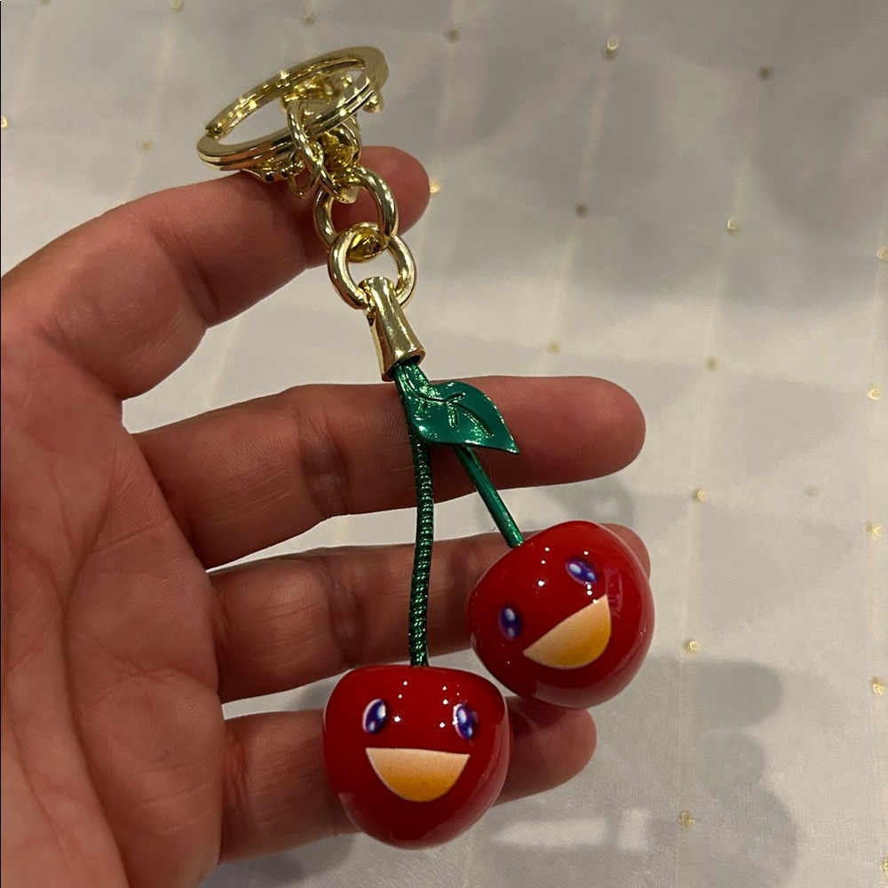 🍒 CHERRY BAG CHARM 🍒 - Picture 3 of 5
